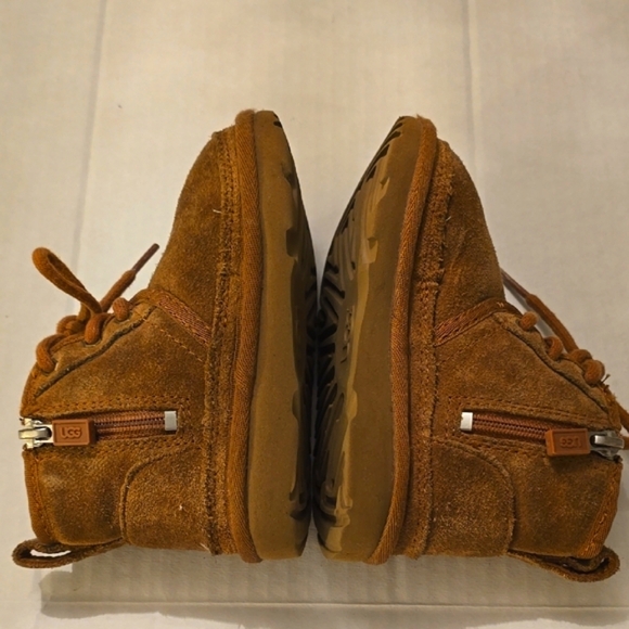 UGG Neumal II Chukka Tan Suede Toddler Boots sz 8 - Picture 4 of 10